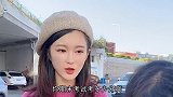美女路上逗小女孩，问人家考试成绩，小女孩的反击给力了！