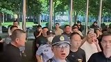 博主：赛后河南极端球迷到蓉城球迷住处骚扰，蓉城球迷报警