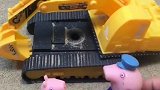 猪爷爷的挖掘机坏了，乔治要给猪爷爷修车，猪爷爷居然小看乔治！