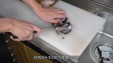 日本吃河豚习以为常？黑乎乎的河豚也不放过，大厨煮成汤配啤酒吃