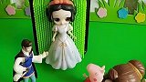 王子贝儿的东西不管用，白雪还在魔法盘上，巫婆对白雪做了什么？
