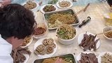出去野餐，主打的是吃好喝好