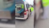 网传绍兴一村庄多人出现不适数十人送医，当地：专家已前往