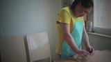 胖妹坐月子也不忘好好吃饭，自己动手，女人要对自己好些