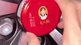 创意爆棚老干妈瓶盖新用法，拆下来竟可当轮毂