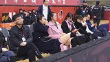 【PP体育在现场】张常宁现场助威吴冠希 这身打扮也太漂亮了！