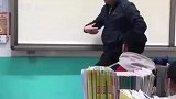 班级考试全校第一，老师答应学生跳傣族舞