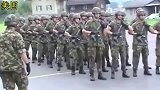 美国网友剪辑中国阅兵，老外看后震惊到合不拢嘴！这气场太震撼了