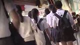 日本一粉丝凭瞳孔倒影找到偶像住所埋伏跟踪 用毛巾对其捂嘴拖拽