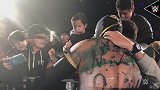 WWE-17年-世界巡演墨西哥站：无面人辛卡拉返乡与疯狂粉丝欢庆胜利-花絮