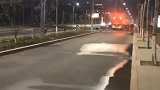 消费员的夜间训练这架势堪比冲锋陷阵，太有安全感了