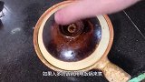 一个人那就做一碗简单的肉汁拌饭吧，没啥讲究的好吃就完事了