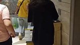 偶遇陈钰琪小姐姐，第一眼就注意到了大长腿，网友没有美感！
