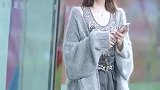 小妹妹立刻不高兴了