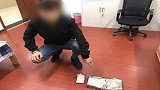 小偷真猖狂！为盗窃得手竟干出这种事，吓坏业主