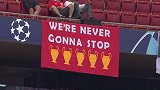 利物浦5冠旗帜挂满万达球场 球迷穿逆转巴萨萨拉赫同款T恤