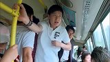 契约穷小子挤公交，看到富婆开跑车想让她当女友，没想机会来了
