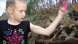 综合-17年-九岁小女孩拳击天赋惊人 出拳速度快到看不叫！-专题