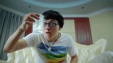 美女展示特殊本领，男子看得目瞪口呆，这也太强大了！