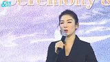 牛气冲一把！黄奕练习空中瑜伽大展柔韧性，与女儿上演倒立吻