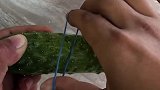简单小魔术，皮筋跳跃黄瓜，你看出问题在哪里了吗