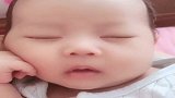 萌宝：别打扰我，我在想以后日子咋过，在这家