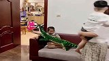 妈妈独宠儿子，忽略了女儿，老公的做法太解气了