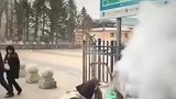 我的妈呀，开炮了