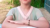 向往的童趣：姐姐在偷吃西瓜糖