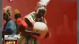 塞内加尔馆展浪漫西非 植物果壳做手鼓-7月25日