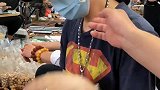 老板娘脖子上戴的佛心果菩提，被我低价买来，这一波又赚大了！