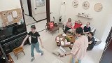 宋祖儿王彦霖嗨唱学猫叫被狗追，黄渤笑炸，一句话真相了