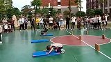 承包了同学一年的笑点，这位同学，你是来砸场子的吧