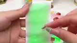 这个降温冰贴，贴上瞬间就冰冰凉凉的，能持续降温五六个小时