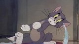 猫和老鼠：汤姆被大家欺负，这可怎么办，都吐水了