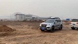 哈弗挑战交叉轴炮弹坑，后轮离地的那一刻，才是底盘的表演时间