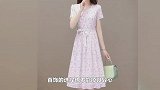 碎花裙经历过“被嫌弃”时光，再度成为时尚焦点