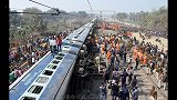 印度最诡异的铁路，在瀑布下穿梭而过，整个过程都不能开窗
