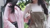 小萝莉喜欢大叔不敢说，闺蜜来帮忙