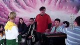 跑男:男同学唱男高音,不料下一秒破音,众人忍不住笑了
