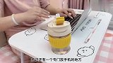 可以折叠的小桌子，放飘窗上看书用，放床上追剧用