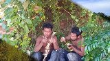 荒野兄弟：野外捉青蛙，皮都没剥就烤着吃，这才是重口味