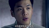弟弟拉着心上人的手不放，没想到小伙见到后，立马咳嗽提醒！