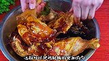 鸡腿直接放酱油里泡2天，味道比腊肉还好吃，简单易学，酱香浓郁