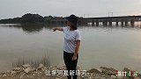 河流野钓走水后，幸亏换了位置，草鱼也钓上来了