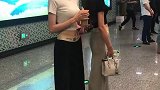 成都地铁二号线,这对双胞胎是什么神仙颜值和神仙身材啊!!