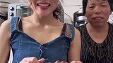 屏幕一闭，婆婆倒地