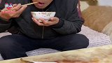 二哈馋了，女主人给端来半碗狗粮，这样的半碗我还是头次见！有才