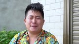 小伙不惜砸脚来阻止媳妇败家，真的是太逗了