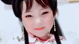 小宝自拍成功，还说自己是美女